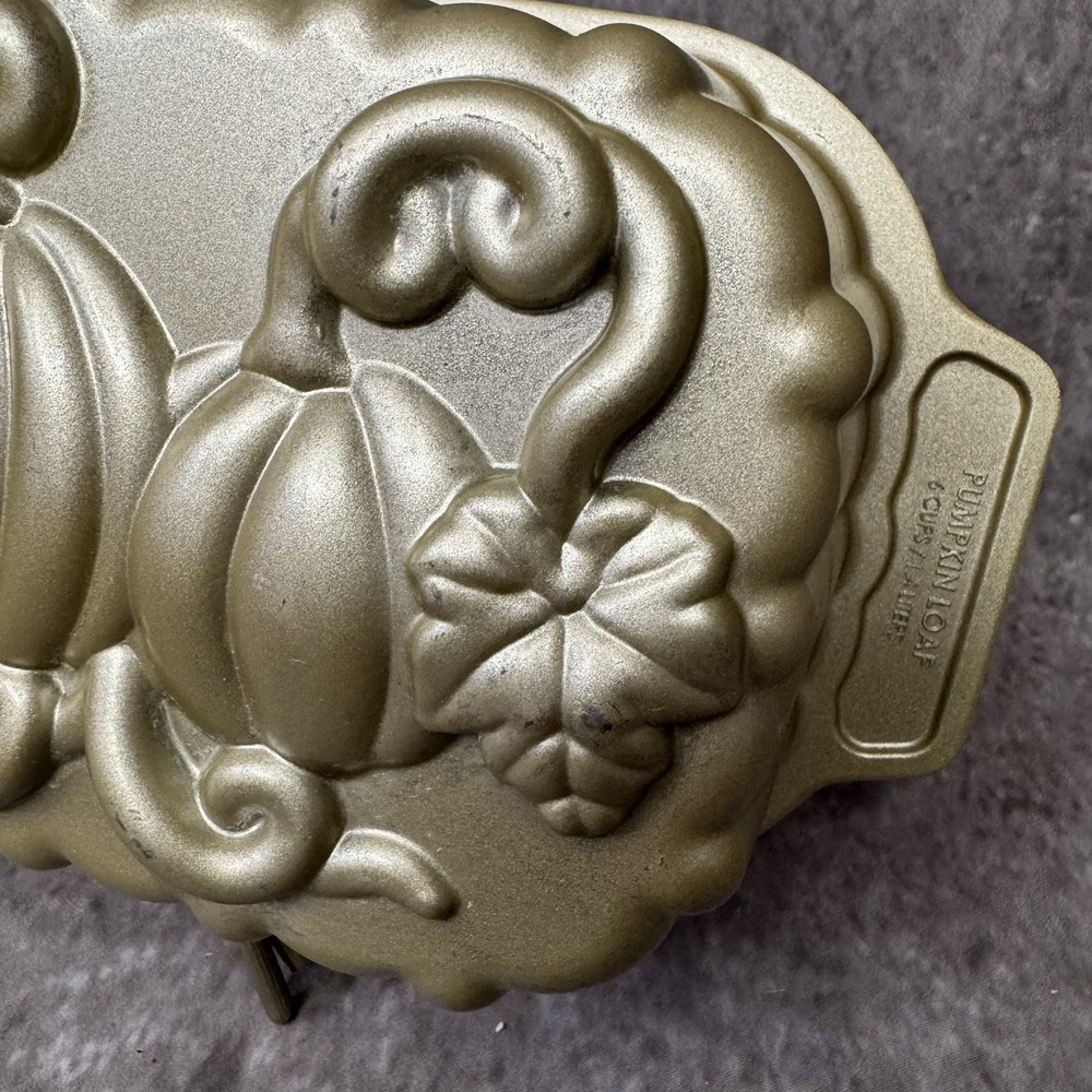 Nordic Ware Botanical Pumpkin Loaf Pan 6 Cups / 1.4 Liters - Picture 7 of 12